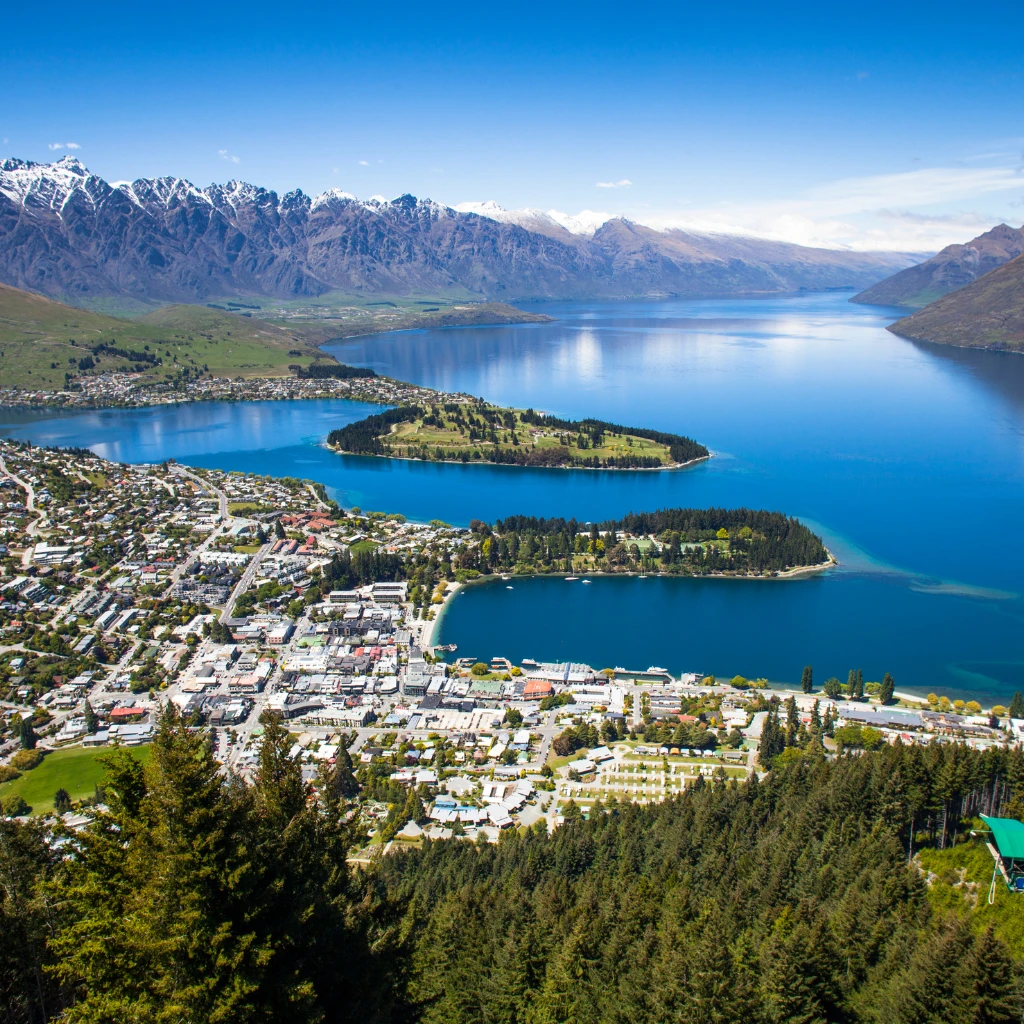 Queenstown, Lake Wakatipu and the snow-capped Remarkables from above, New Zealand